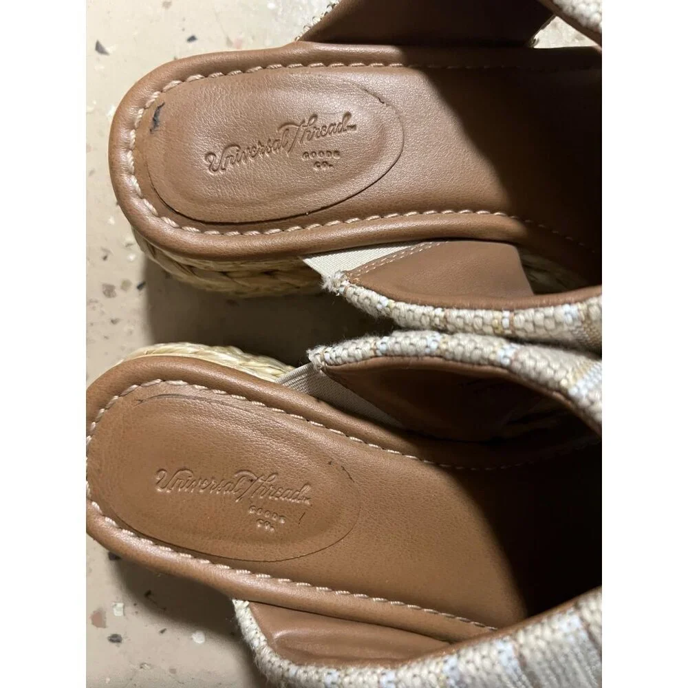 Universal Thread Slide on Platform sandals woman’s size 6.5